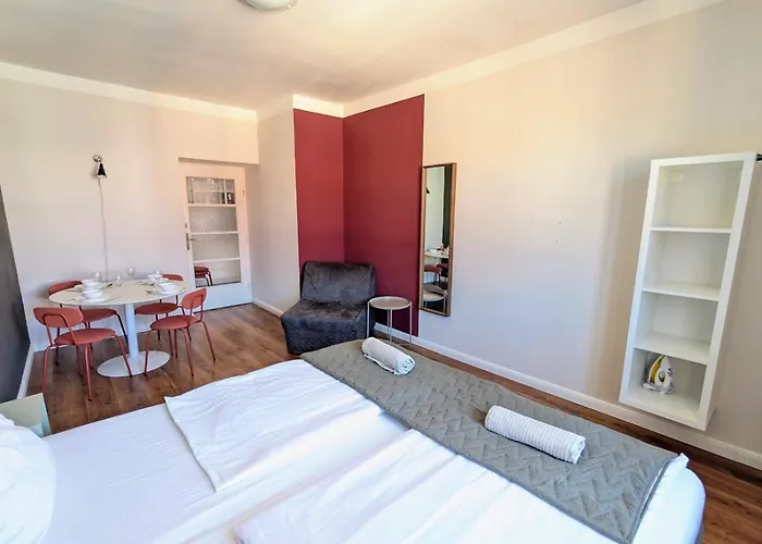 Flat In Zizkov -502-